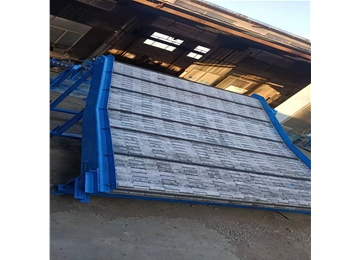 給黃山市屯溪閥門精密鍛造有限公司做的鏈板傳送帶輸送機(jī)